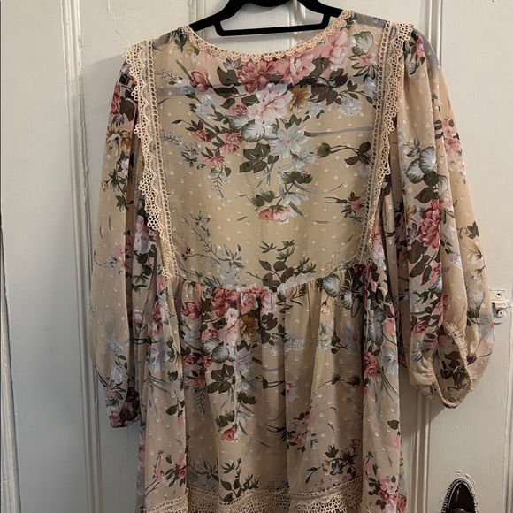 POL Floral Lace Blouse - Cream and Pink sz L - Picture 7 of 8